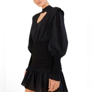 Host Pick 💥 Farm Rio Smocked long sleeve mini dress